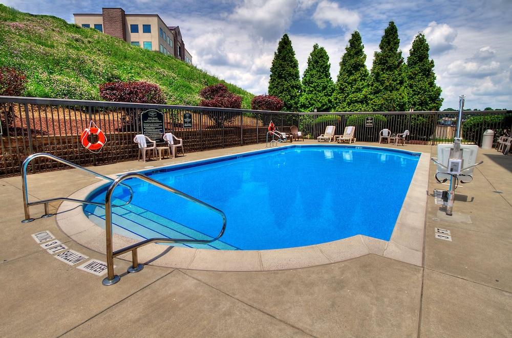 Hampton Inn 3*
