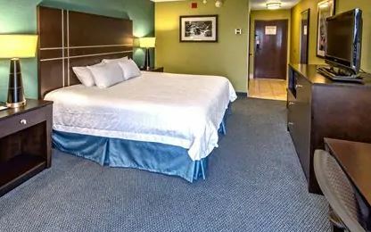 Hampton 3*