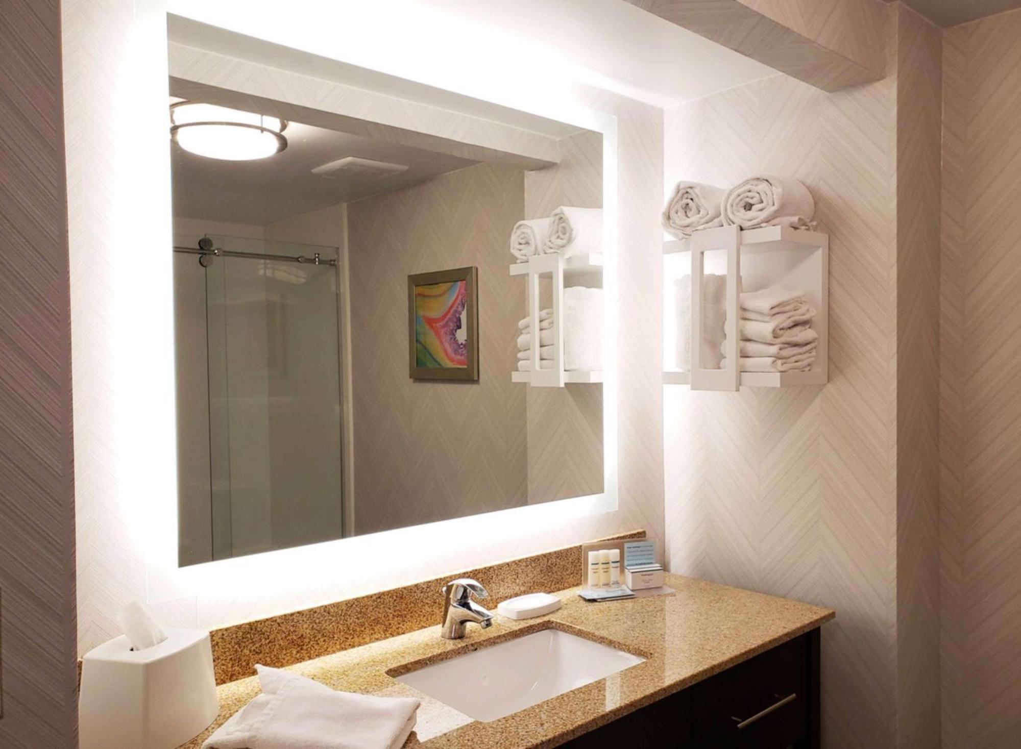 Hampton Inn 3*